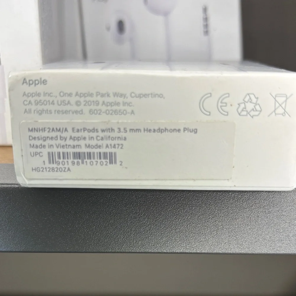 Apple White EarPods with Headphone Plug (Pack of 4)